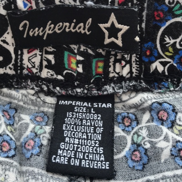 Patterned Shorts - Picture 2 of 4